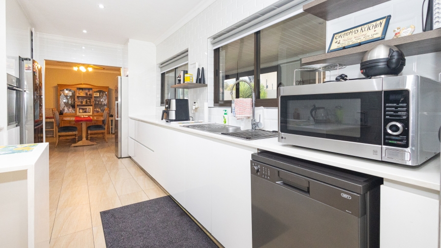 3 Bedroom Property for Sale in Panorama Western Cape